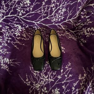 Liz Claiborne black flat Shoes